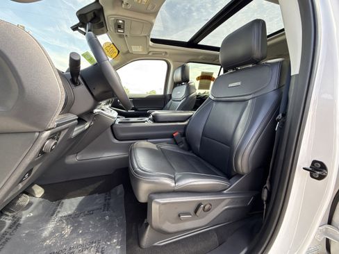 Used 2025 Ford Expedition Max Platinum AWD/4WD image 12