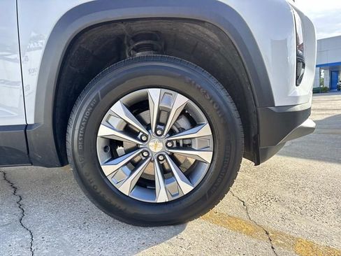 Used 2026 Chevrolet Equinox LT FWD image 7