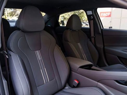 New 2025 Hyundai Elantra SEL image 25
