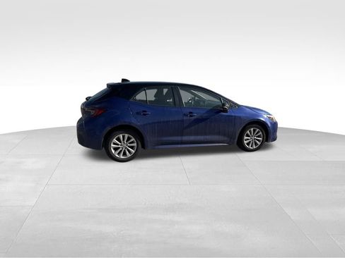 Used 2023 Toyota Corolla SE w/ SE Premium Package image 5