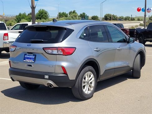 Used 2022 Ford Escape SE image 4