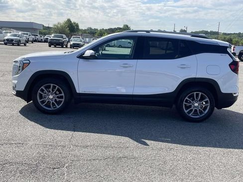 Used 2023 GMC Terrain SLT w/ Tech Package AWD/4WD image 7