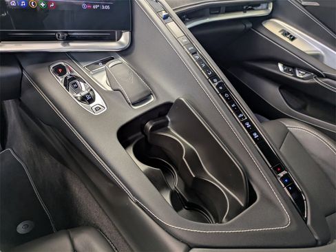 Used 2023 Chevrolet Corvette Stingray Coupe w/ 1LT image 17