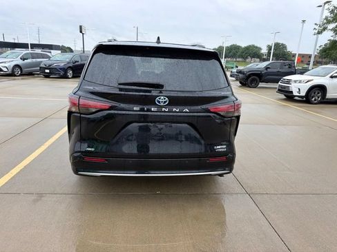 Used 2024 Toyota Sienna Limited AWD/4WD image 5