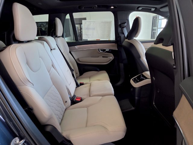 New 2026 Volvo XC90 T8 Plus w/ Protection Package Premier AWD/4WD image 20