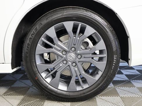 New 2026 Honda Odyssey Touring image 11