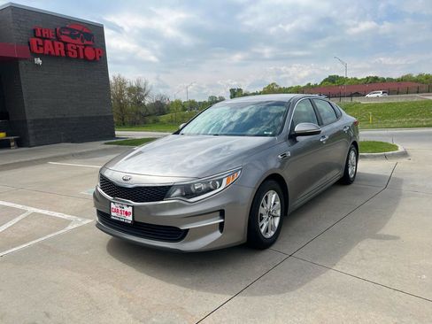 Used 2018 Kia Optima LX FWD image 2