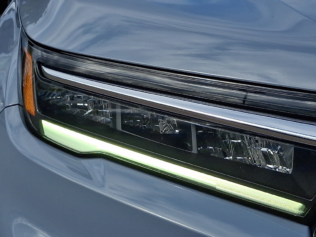 Used 2024 Honda Pilot Touring image 9