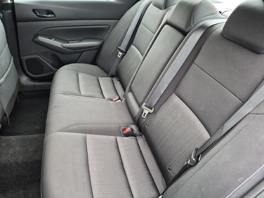 Used 2025 Nissan Altima 2.5 SV FWD image 24