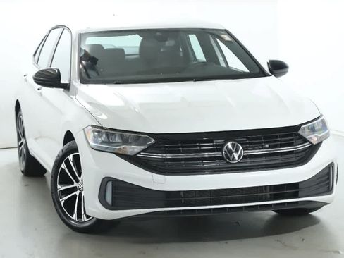 Certified 2024 Volkswagen Jetta Sport FWD image 2