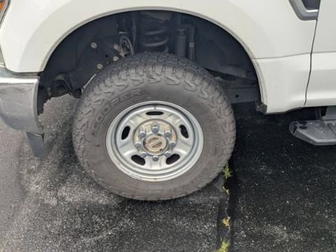 Used 2018 Ford F250 XL w/ Power Equipment Group AWD/4WD image 9