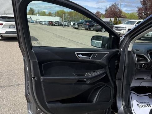 Used 2024 Ford Edge SEL image 9