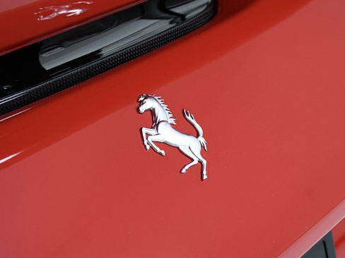 Certified 2022 Ferrari F8 Tributo RWD image 11