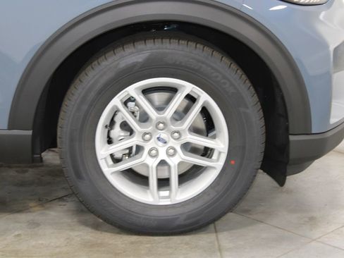 New 2026 Ford Explorer Active RWD image 12