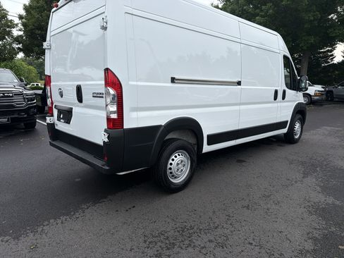 Used 2025 RAM ProMaster 2500 w/ Convenience Group FWD image 10