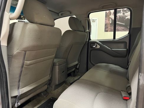 Used 2018 Nissan Frontier SV RWD image 17