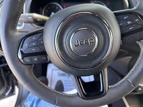 Used 2021 Jeep Renegade Latitude image 24