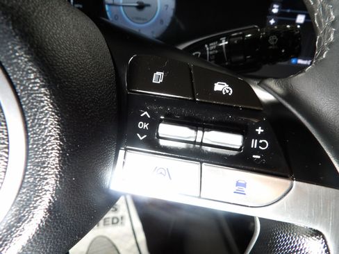Used 2024 Hyundai Elantra SEL w/ Convenience Package FWD image 20