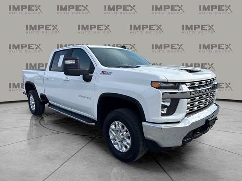 Used 2023 Chevrolet Silverado 2500 LT AWD/4WD image 4