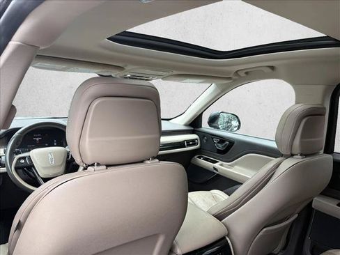 Used 2020 Lincoln Aviator Reserve w/ Equipment Group 201A RWD image 19