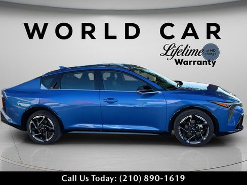 New 2025 Kia K4 GT-Line image 8