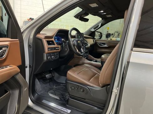 Used 2024 Chevrolet Suburban High Country w/ Max Trailering Package AWD/4WD image 11