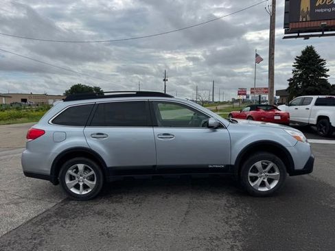 Used 2013 Subaru Outback 2.5i Limited w/ Moonroof Pkg AWD/4WD image 34