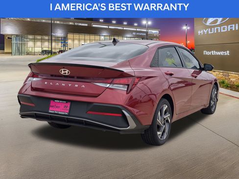 Certified 2025 Hyundai Elantra Sport FWD image 7