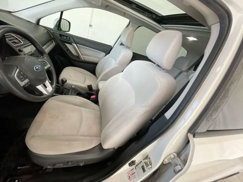 Used 2017 Subaru Forester 2.5i Premium image 11