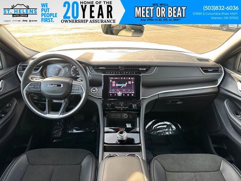 New 2025 Jeep Grand Cherokee Altitude image 22