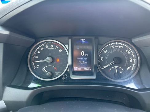 Used 2023 Toyota Tacoma TRD Off-Road w/ Technology Package image 13