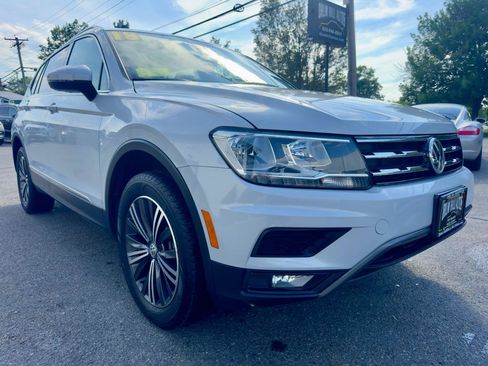 Used 2018 Volkswagen Tiguan SEL AWD/4WD image 9