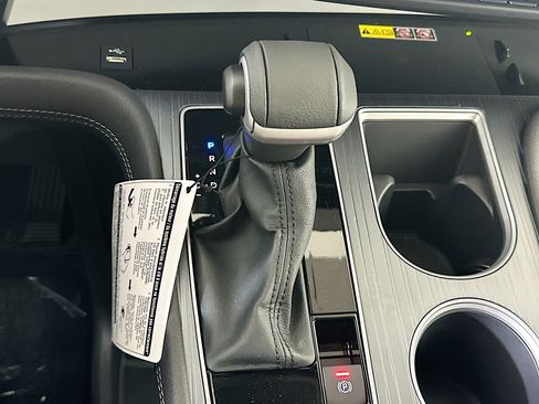 Used 2026 Toyota Sienna XLE FWD image 25