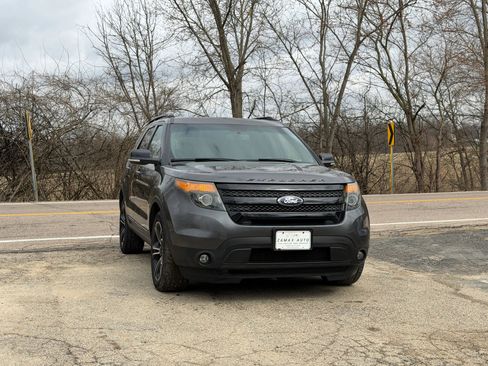 Used 2015 Ford Explorer Sport w/ Equipment Group 401A image 8