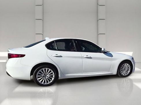 Used 2022 Alfa Romeo Giulia Sprint image 34