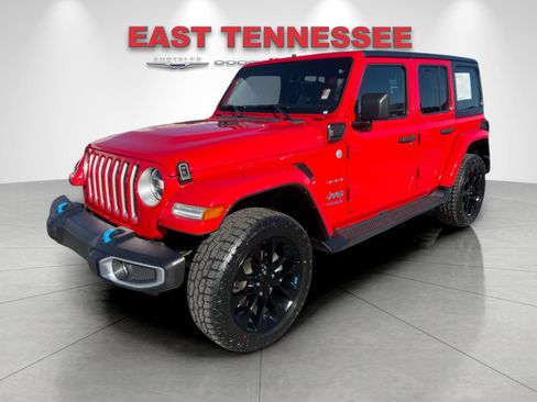 Used 2022 Jeep Wrangler Unlimited Sahara w/ Cold Weather Group image 7
