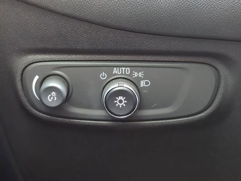 Used 2022 Chevrolet Equinox LT FWD image 18