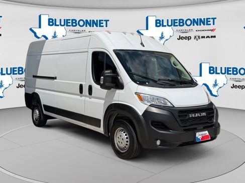 Used 2026 RAM ProMaster 2500 w/ Convenience Group FWD image 3