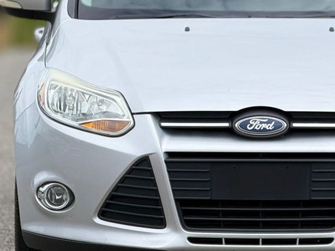 Used 2014 Ford Focus SE w/ Equipment Group 201A FWD image 11