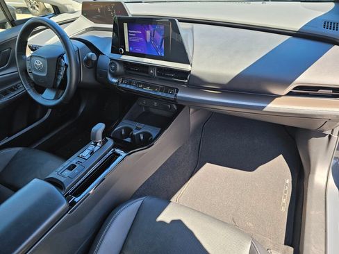 Used 2024 Toyota Prius XLE FWD image 13