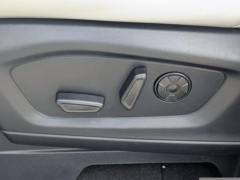 New 2026 Ford Explorer Platinum image 21