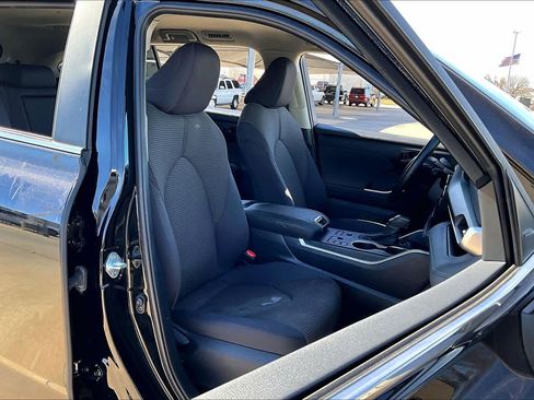 Used 2024 Toyota Highlander XLE image 8