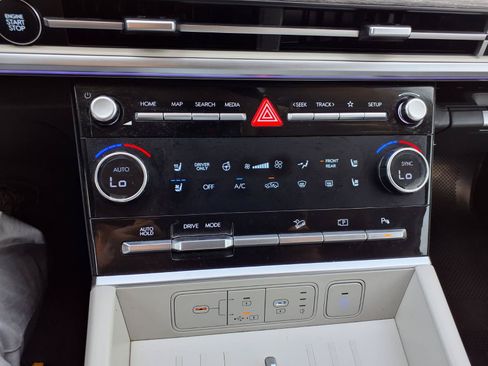 Certified 2024 Hyundai Santa Fe Limited FWD image 24