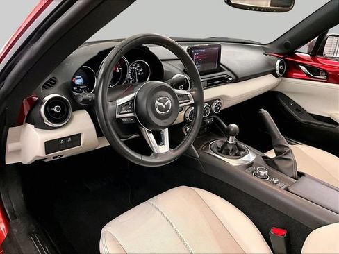 Used 2021 MAZDA MX-5 Miata RF Grand Touring RWD image 12