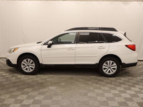 Used 2016 Subaru Outback 2.5i Premium AWD/4WD image 2