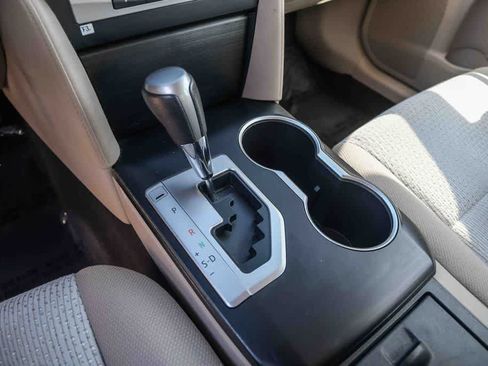 Used 2012 Toyota Camry LE FWD image 19