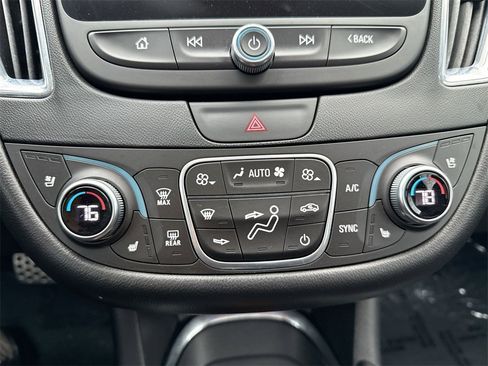 Used 2017 Chevrolet Malibu Premier w/ Premier Sun and Wheel Package image 17