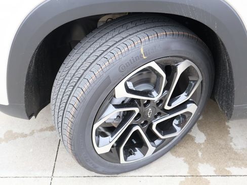 New 2026 Chevrolet Trax RS w/ Sunroof Package FWD image 37