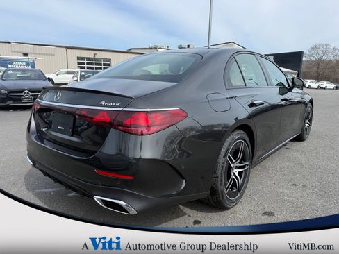 Used 2026 Mercedes-Benz E 350 4MATIC Sedan image 8