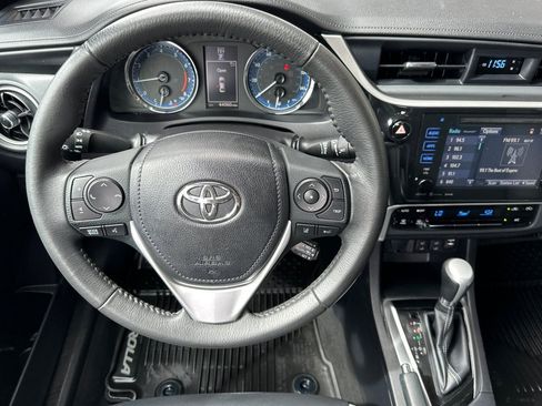 Used 2018 Toyota Corolla XLE image 15